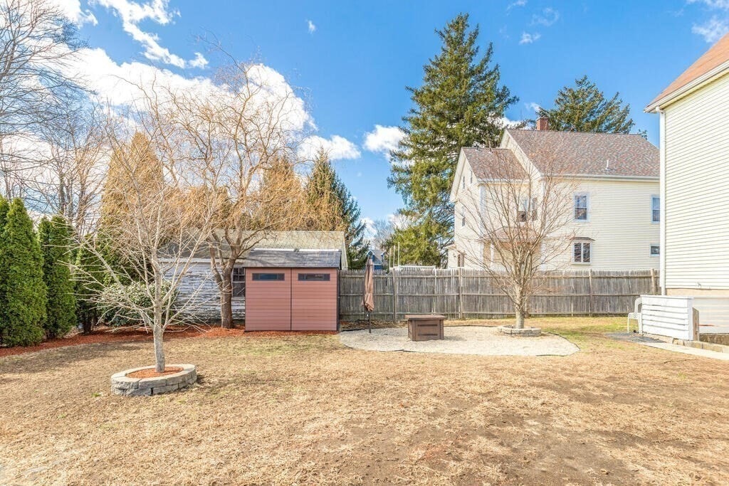 Building Photo - 39 Melvin St