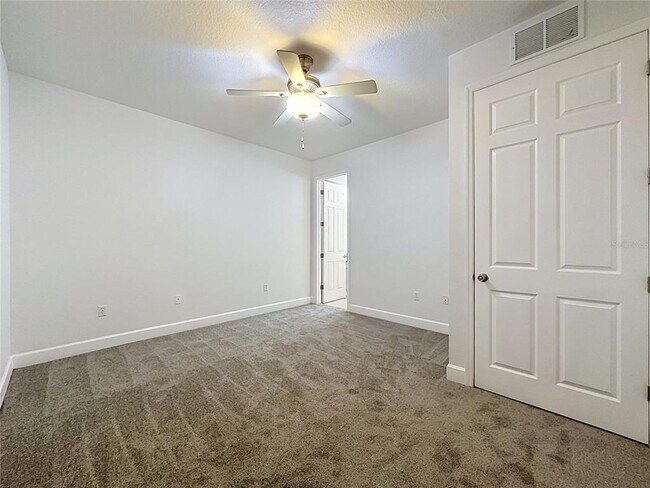 Building Photo - 2053 Green Oak Ct