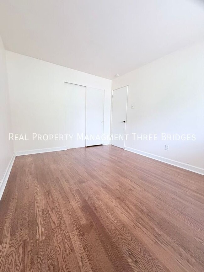Building Photo - 90 Canisius Ln
