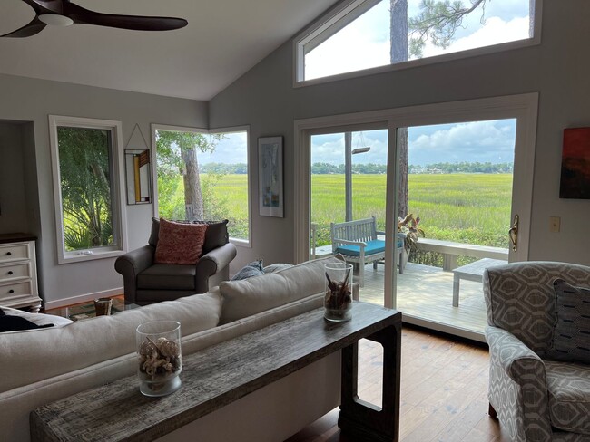 Building Photo - Beautiful Furnished Marsh Front Home - 6 mo Lease Term