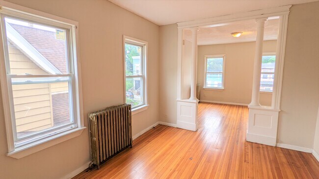 Primary Photo - 395 Livingston Ave