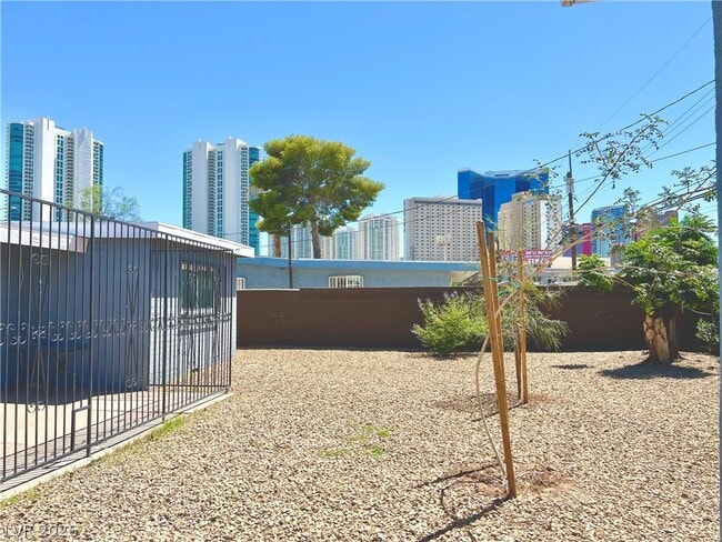 Building Photo - 2300 Santa Clara Dr