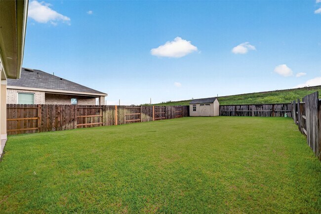 Building Photo - 15723 Autumn Chicory Dr