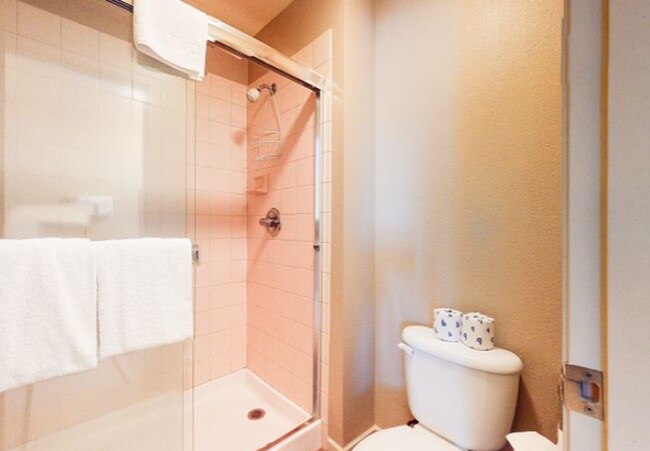 Building Photo - Beautiful 2 Bed, 2 Bath Fully Furnished Condo – Sierra Star Golf Course