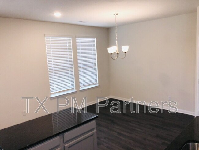 Building Photo - 206 White Wing Ln