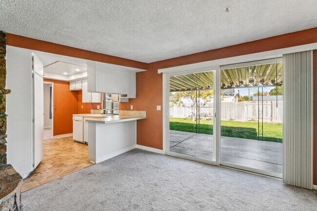 Building Photo - 1508 W Elm Pl