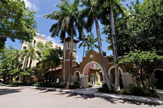 Building Photo - 19901 E Country Club Dr