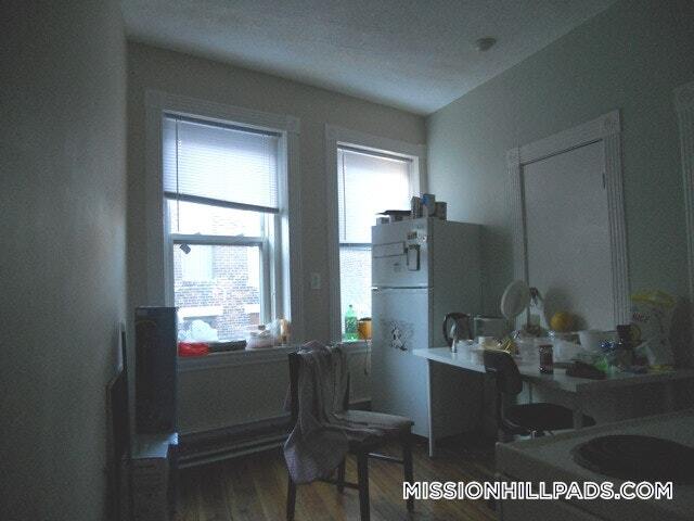 Building Photo - 895 Huntington Ave