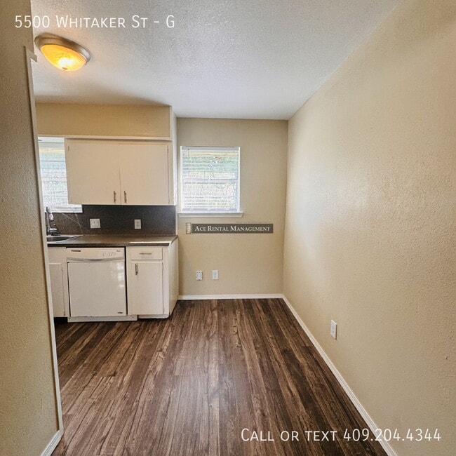 Building Photo - 5500 Whitaker Ave