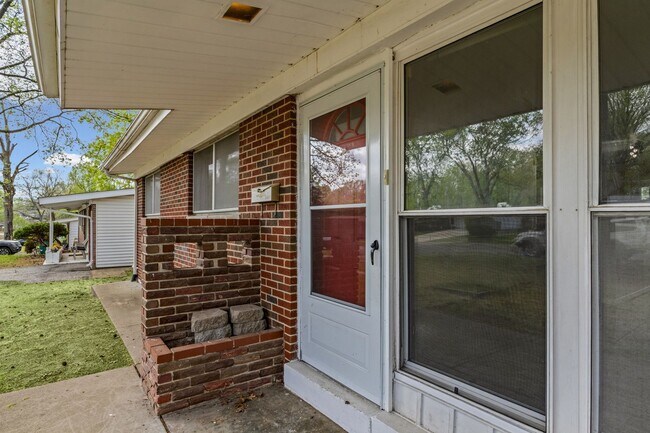 Building Photo - Newly Renovated 3BR + Finished Basement