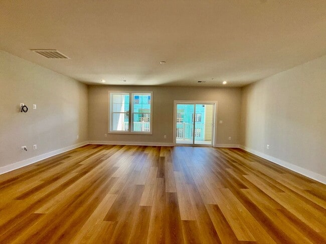 Building Photo - 527 Munson Woods Walk