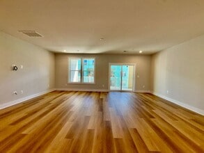 Building Photo - 527 Munson Woods Walk