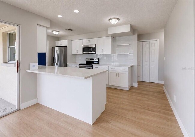 Building Photo - 1729 Bikini Ct