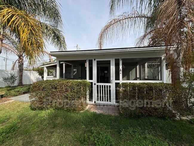 Building Photo - 14046 Aldridge Rd N