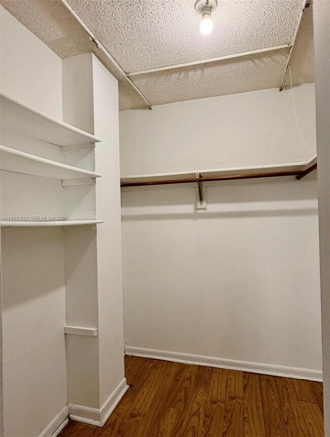 Building Photo - 13390 NE 7th Ave