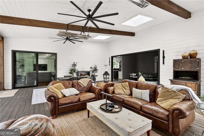 Building Photo - 3669 Cochise Dr SE