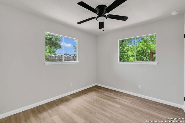 Building Photo - 9018 Ozalid Ln