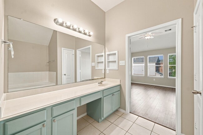 Building Photo - 18810 Lantern Cove Ln