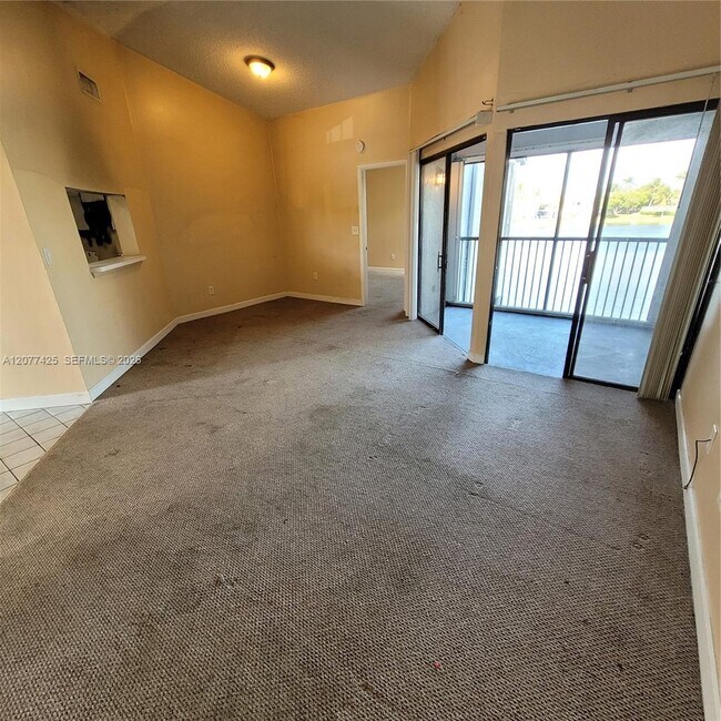 Building Photo - 1051 Jefferson Dr