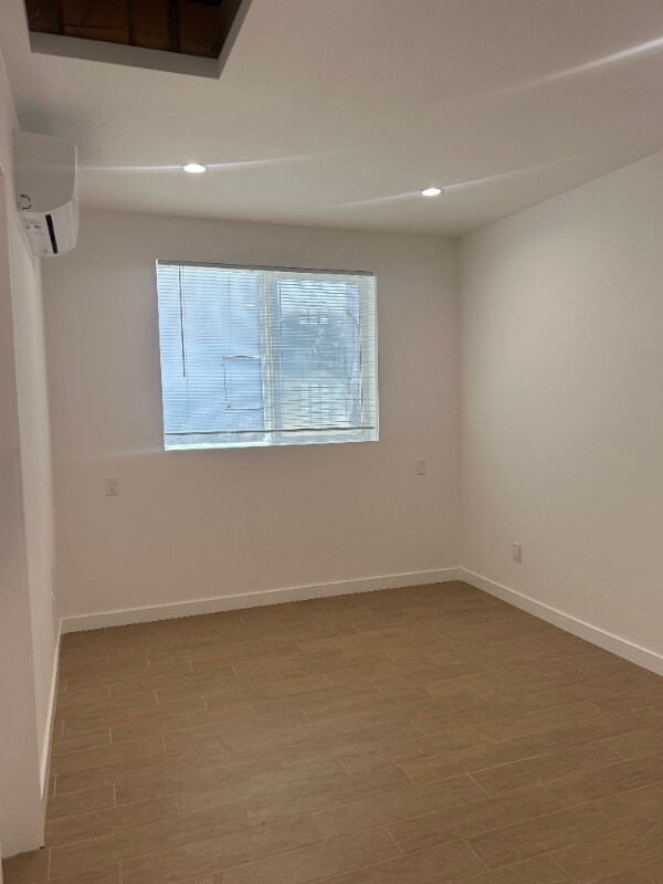 Building Photo - 3221-3223 W 73rd St