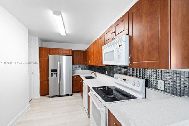 Building Photo - 401 69th St