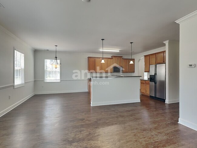 Building Photo - 1005 Theodore Ln