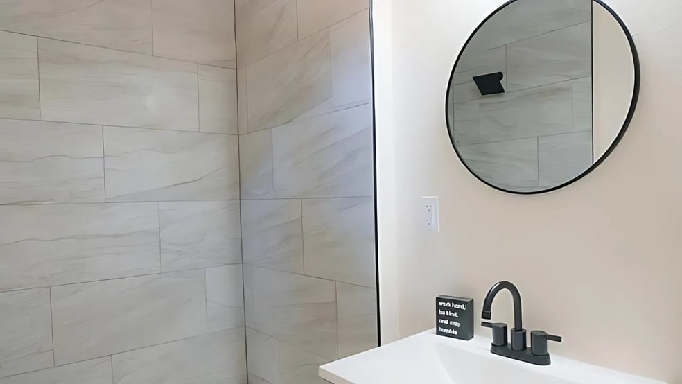 Building Photo - 172 Pixley Ave