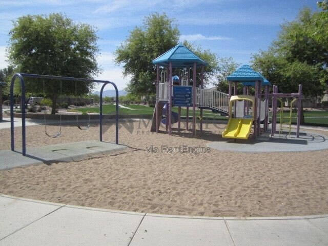 Building Photo - 2317 S 88th Dr