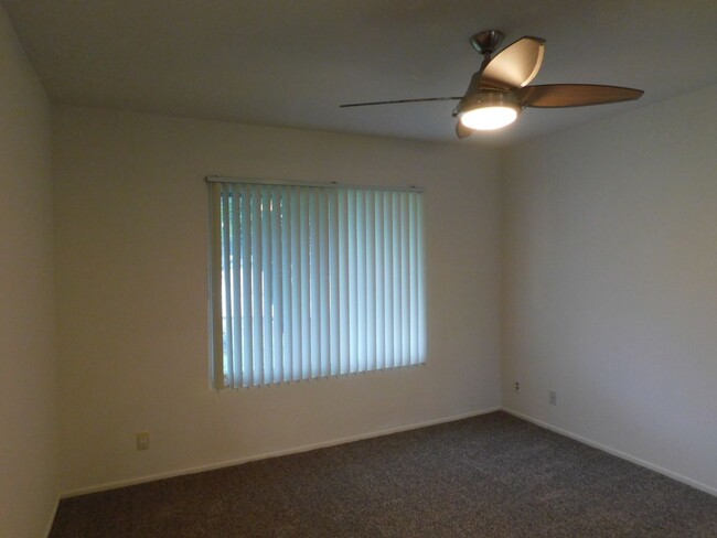 Building Photo - Spacious One Story 3-bedroom, 2-bathroom H...