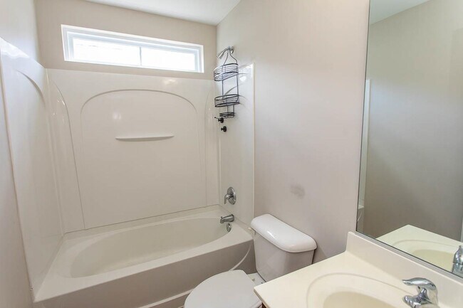 Building Photo - 384 Esher Ct