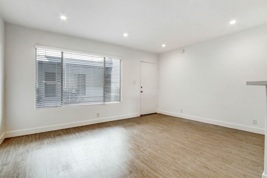 Building Photo - 519 Hill St