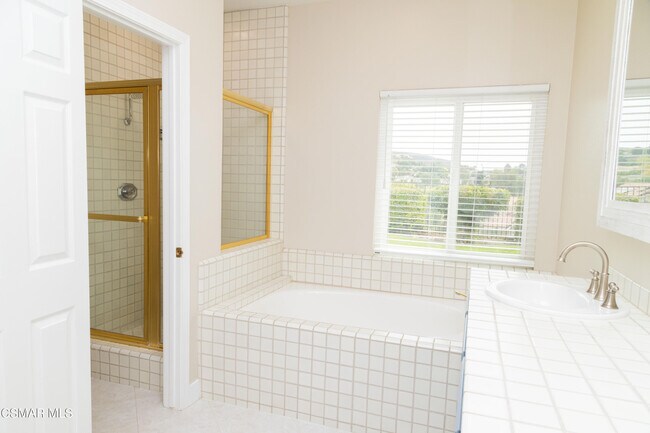Building Photo - 3154 Provence Pl