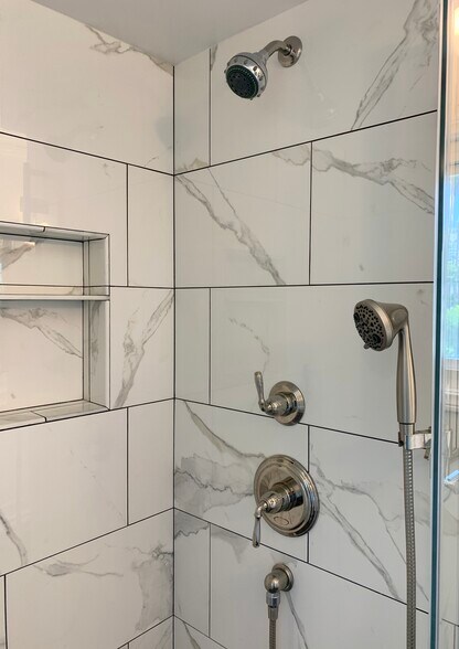 Building Photo - 7560 Hollywood Blvd