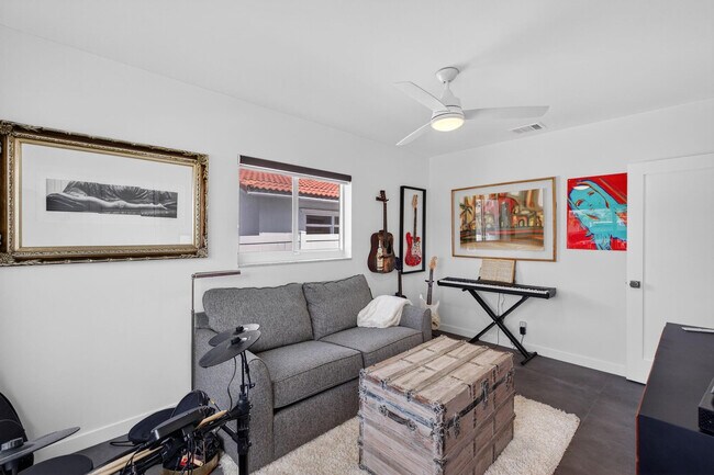 Building Photo - 2720 NE 59th St