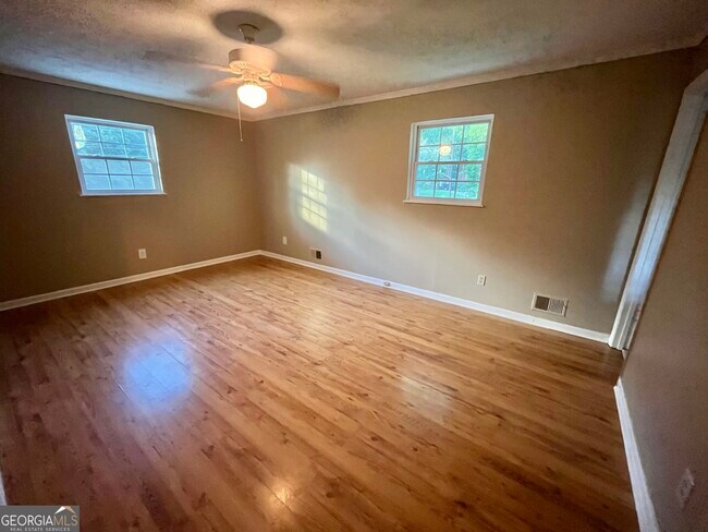 Building Photo - 152 Rountree Rd