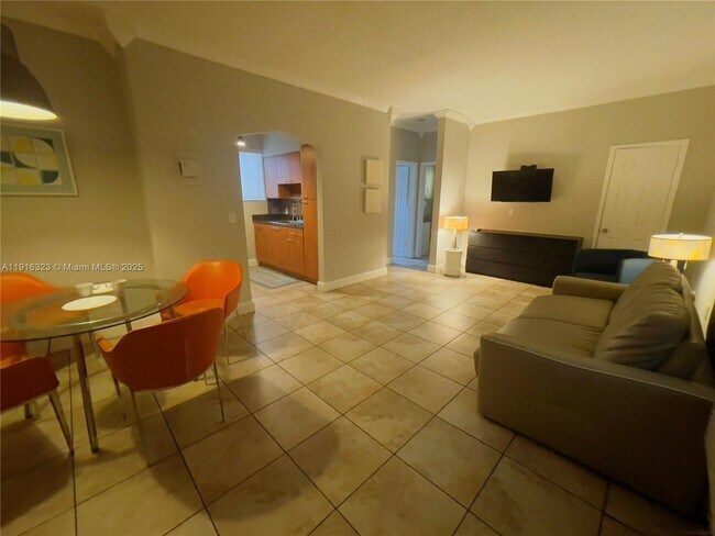 Building Photo - 8100 Harding Ave