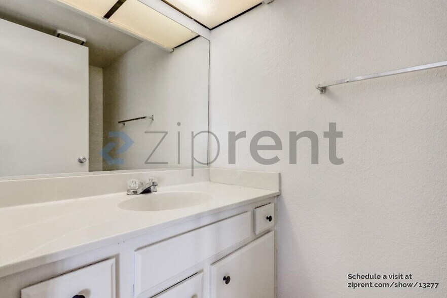 Building Photo - 116 Plymouth Way