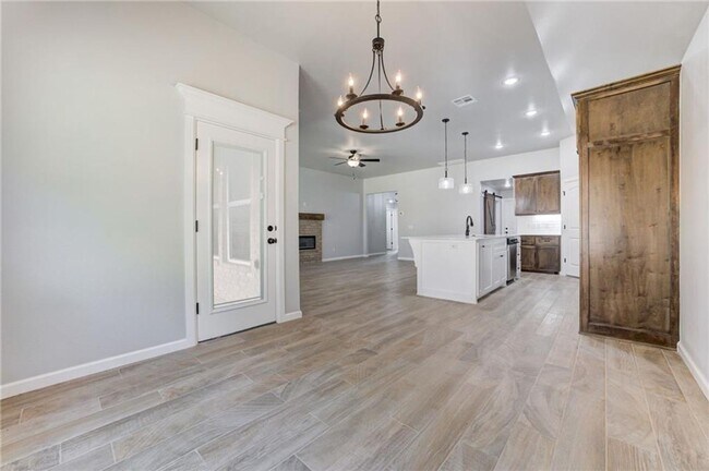 Building Photo - Newer Home For Lease in Noble.  15 minutes to OU Campus