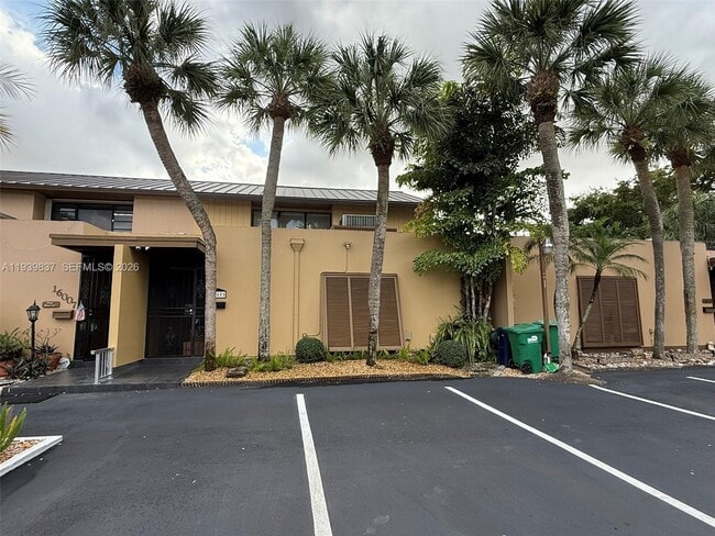 Building Photo - 16005 Kingsmoor Way