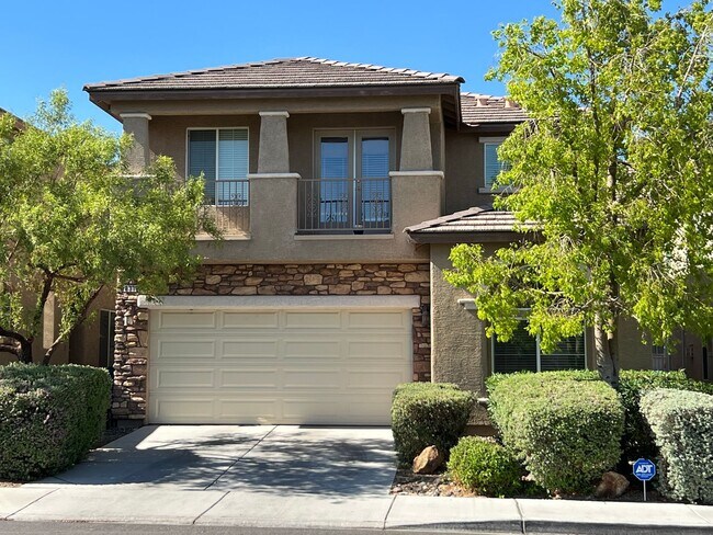 Building Photo - ABSOLUTELY AMAZING! Large 4 bedroom 2 stor...