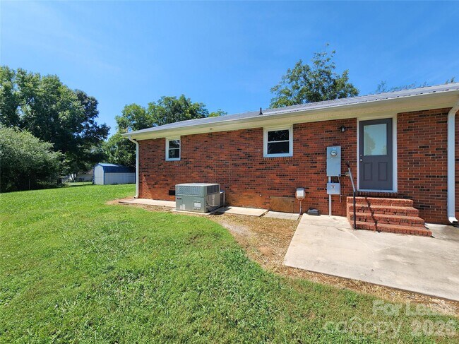 Building Photo - 705 China Grove Hwy