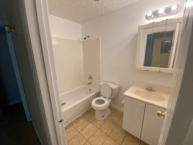 Building Photo - Creekside 2 bedroom 2 bath Condo Available...
