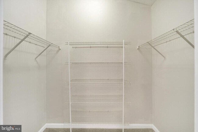 Building Photo - 5032 Finsbury Rd