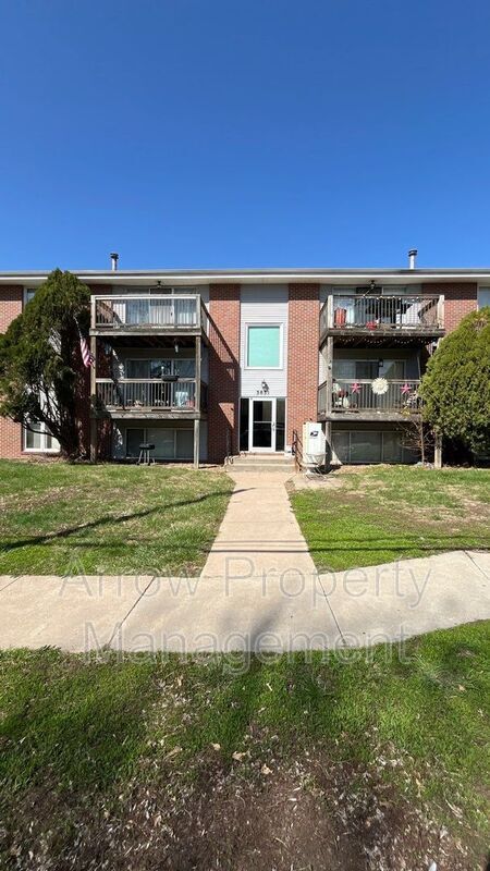 Building Photo - 3831 S 46th St