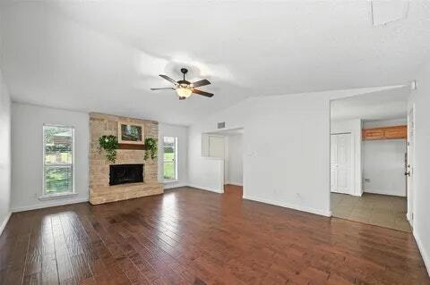 Building Photo - 2733 E Wentwood Dr