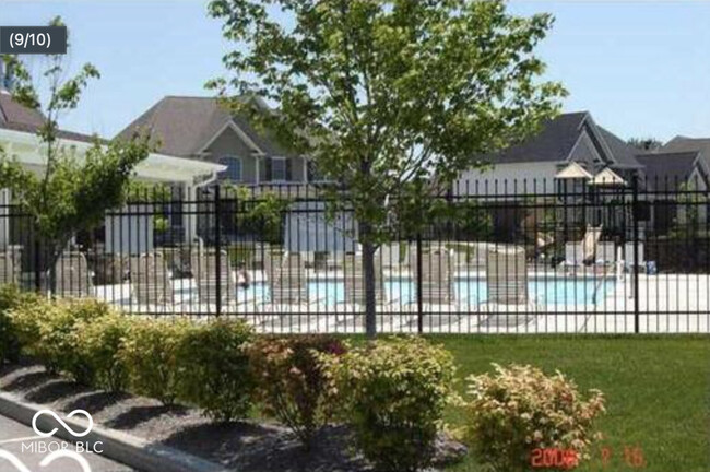 Building Photo - 13640 Whitten Dr N