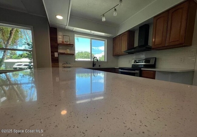 Building Photo - 450 Riverdale Dr