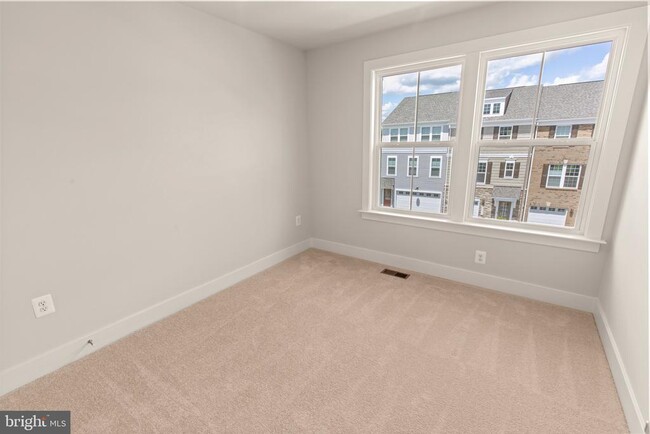 Building Photo - 10512 Hinton Wy
