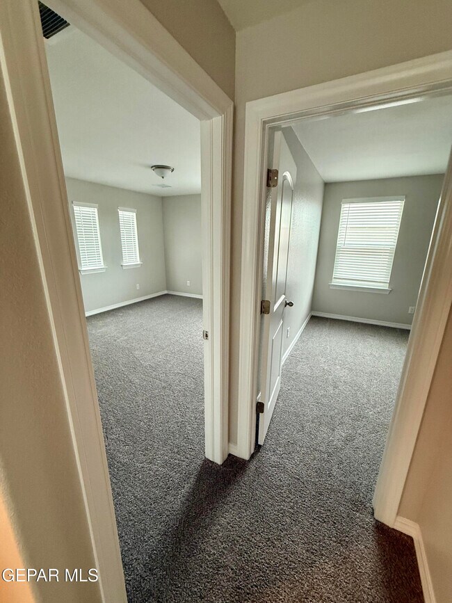 Building Photo - 12868 Star Gaze Ave