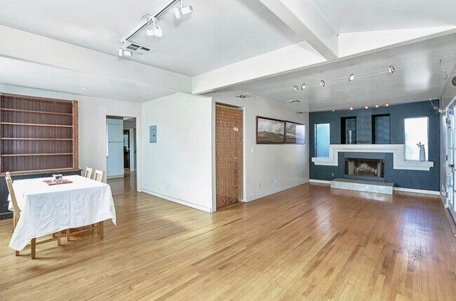 Building Photo - 2449 Corralitas Dr